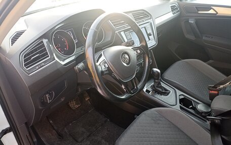 Volkswagen Tiguan II, 2018 год, 2 250 000 рублей, 12 фотография