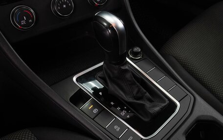 Volkswagen Jetta VII, 2018 год, 1 579 000 рублей, 16 фотография