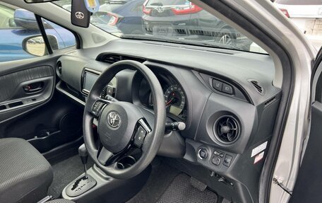 Toyota Vitz, 2020 год, 890 000 рублей, 9 фотография