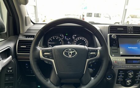 Toyota Land Cruiser Prado 150 рестайлинг 2, 2018 год, 5 700 000 рублей, 11 фотография