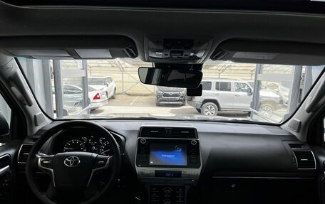 Toyota Land Cruiser Prado 150 рестайлинг 2, 2018 год, 5 700 000 рублей, 10 фотография
