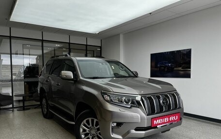 Toyota Land Cruiser Prado 150 рестайлинг 2, 2018 год, 5 700 000 рублей, 3 фотография