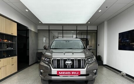 Toyota Land Cruiser Prado 150 рестайлинг 2, 2018 год, 5 700 000 рублей, 2 фотография