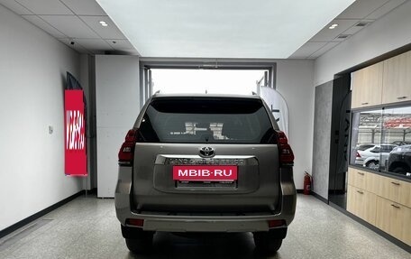 Toyota Land Cruiser Prado 150 рестайлинг 2, 2018 год, 5 700 000 рублей, 5 фотография