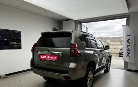 Toyota Land Cruiser Prado 150 рестайлинг 2, 2018 год, 5 700 000 рублей, 4 фотография