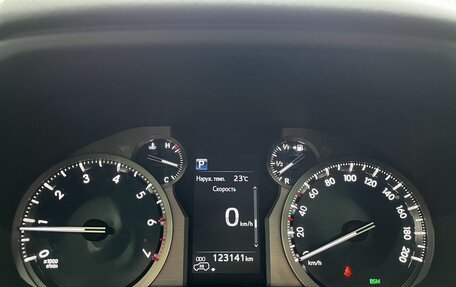 Toyota Land Cruiser Prado 150 рестайлинг 2, 2018 год, 5 700 000 рублей, 12 фотография