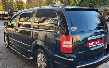 Chrysler Voyager IV, 2008 год, 2 000 000 рублей, 4 фотография
