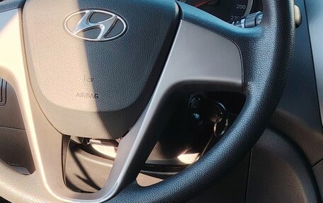 Hyundai Solaris II рестайлинг, 2015 год, 1 150 000 рублей, 16 фотография