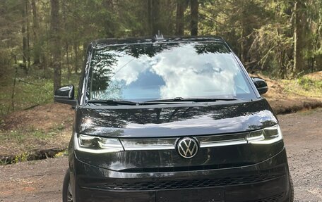 Volkswagen Multivan, 2023 год, 7 999 000 рублей, 1 фотография