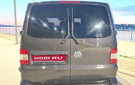 Volkswagen Caravelle T5, 2010 год, 2 350 000 рублей, 2 фотография