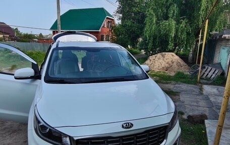 KIA Carnival III, 2019 год, 3 300 000 рублей, 2 фотография