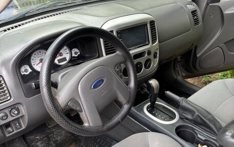 Ford Escape II, 2005 год, 500 000 рублей, 9 фотография