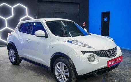 Nissan Juke II, 2011 год, 900 000 рублей, 24 фотография