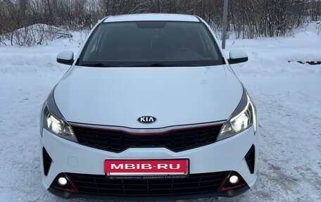 KIA Rio IV, 2020 год, 1 750 000 рублей, 3 фотография