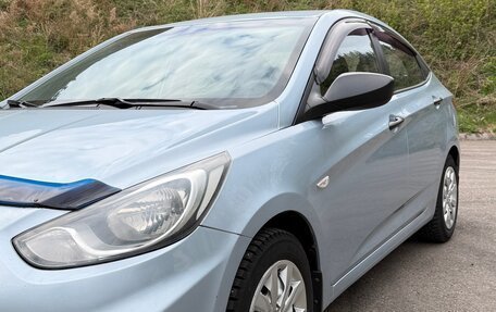 Hyundai Solaris II рестайлинг, 2011 год, 540 000 рублей, 15 фотография