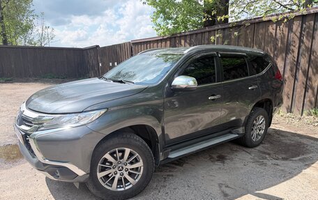 Mitsubishi Pajero Sport III рестайлинг, 2018 год, 3 250 000 рублей, 2 фотография