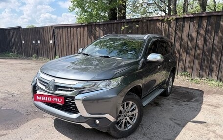 Mitsubishi Pajero Sport III рестайлинг, 2018 год, 3 250 000 рублей, 3 фотография