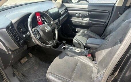 Mitsubishi Outlander III рестайлинг 3, 2013 год, 1 490 000 рублей, 11 фотография