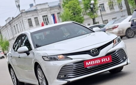 Toyota Camry, 2019 год, 2 930 000 рублей, 2 фотография