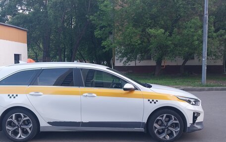 KIA cee'd III, 2021 год, 1 700 000 рублей, 2 фотография