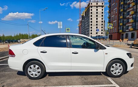 Volkswagen Polo VI (EU Market), 2015 год, 750 000 рублей, 4 фотография