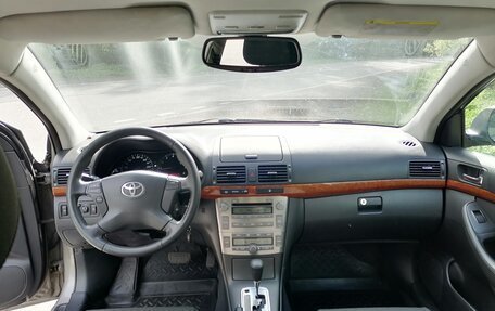 Toyota Avensis III рестайлинг, 2006 год, 640 000 рублей, 9 фотография