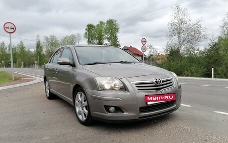Toyota Avensis III рестайлинг, 2006 год, 640 000 рублей, 4 фотография