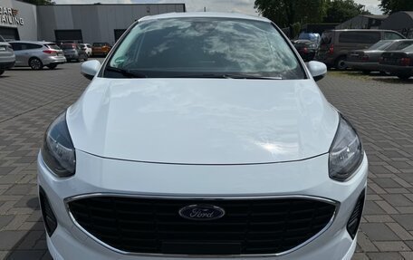 Ford Fiesta, 2022 год, 1 980 000 рублей, 2 фотография