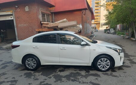 KIA Rio IV, 2021 год, 1 050 000 рублей, 3 фотография