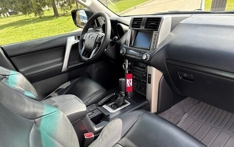 Toyota Land Cruiser Prado 150 рестайлинг 2, 2010 год, 2 630 000 рублей, 16 фотография