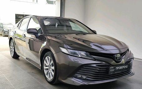 Toyota Camry, 2018 год, 2 520 000 рублей, 3 фотография