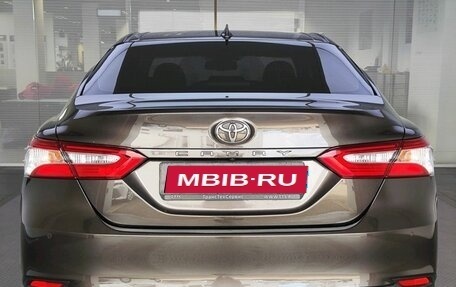 Toyota Camry, 2018 год, 2 520 000 рублей, 6 фотография