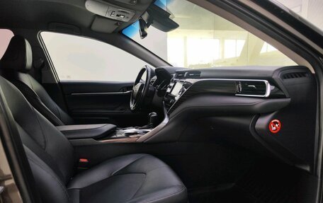 Toyota Camry, 2018 год, 2 520 000 рублей, 11 фотография