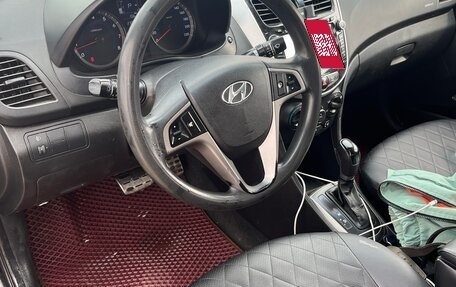 Hyundai Solaris II рестайлинг, 2015 год, 600 000 рублей, 5 фотография