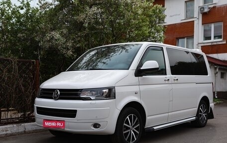 Volkswagen Multivan T5, 2013 год, 2 850 000 рублей, 1 фотография
