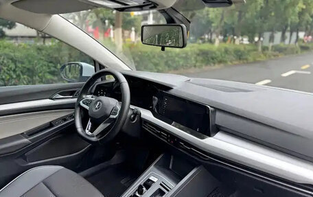 Volkswagen Golf VIII, 2022 год, 1 937 000 рублей, 9 фотография