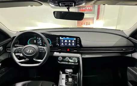 Hyundai Elantra, 2025 год, 1 982 000 рублей, 9 фотография