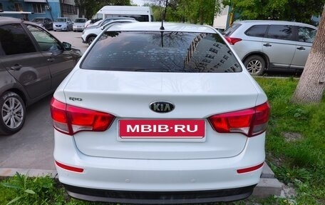 KIA Rio III рестайлинг, 2015 год, 900 000 рублей, 2 фотография