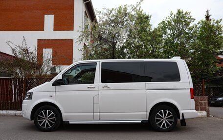 Volkswagen Multivan T5, 2013 год, 2 850 000 рублей, 2 фотография