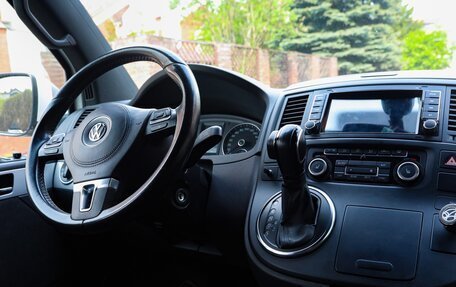 Volkswagen Multivan T5, 2013 год, 2 850 000 рублей, 13 фотография