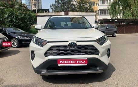 Toyota RAV4, 2019 год, 3 500 000 рублей, 3 фотография