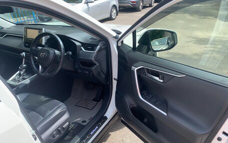 Toyota RAV4, 2019 год, 3 500 000 рублей, 10 фотография
