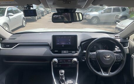 Toyota RAV4, 2019 год, 3 500 000 рублей, 14 фотография