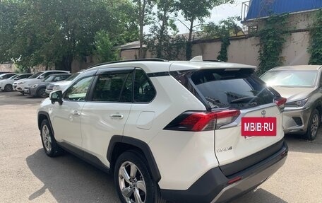 Toyota RAV4, 2019 год, 3 500 000 рублей, 5 фотография