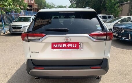 Toyota RAV4, 2019 год, 3 500 000 рублей, 6 фотография