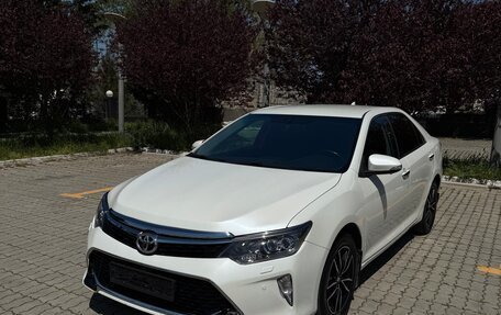 Toyota Camry, 2017 год, 2 400 000 рублей, 3 фотография
