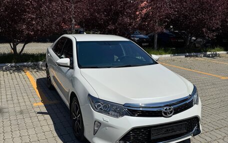 Toyota Camry, 2017 год, 2 400 000 рублей, 2 фотография