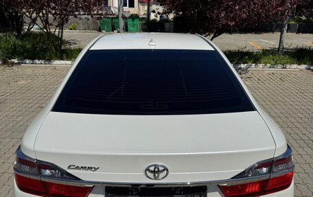 Toyota Camry, 2017 год, 2 400 000 рублей, 4 фотография
