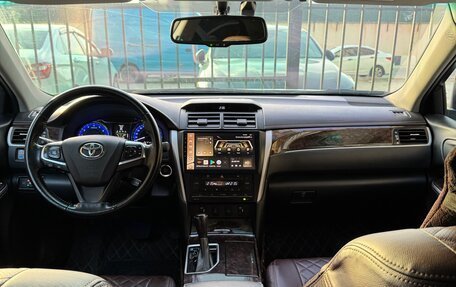 Toyota Camry, 2017 год, 2 400 000 рублей, 12 фотография