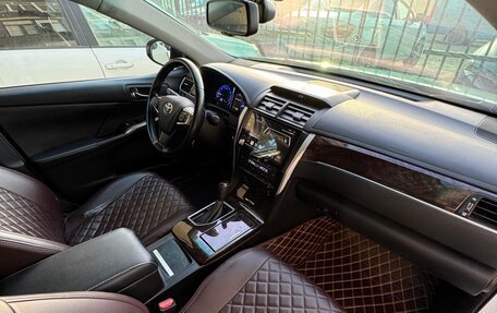 Toyota Camry, 2017 год, 2 400 000 рублей, 14 фотография